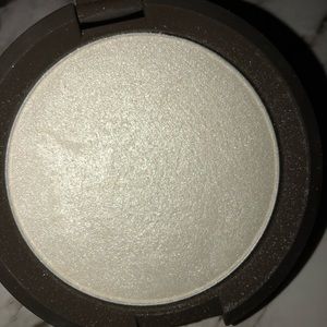Becca Cosmetics Opal Highlighter